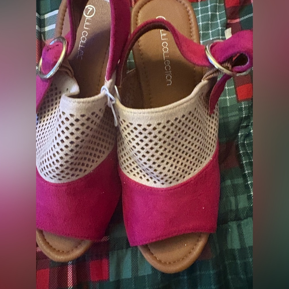 NWT Lili Collection Platform Sandals. Size 7, 10. Bundle Any piece of 2 for $30.